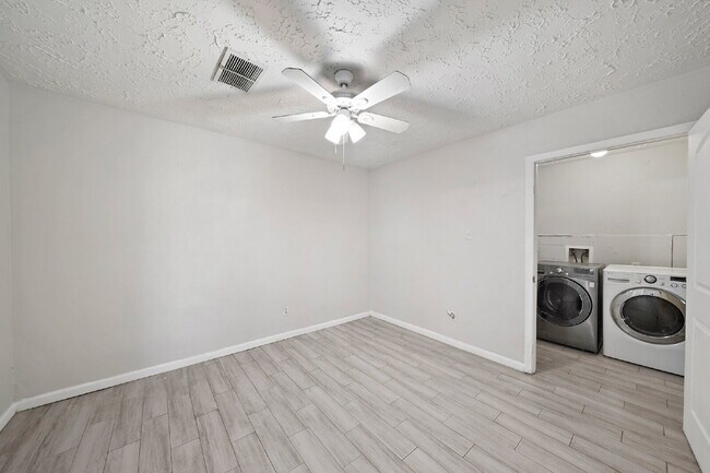 Building Photo - 13923 Ludgate Pass