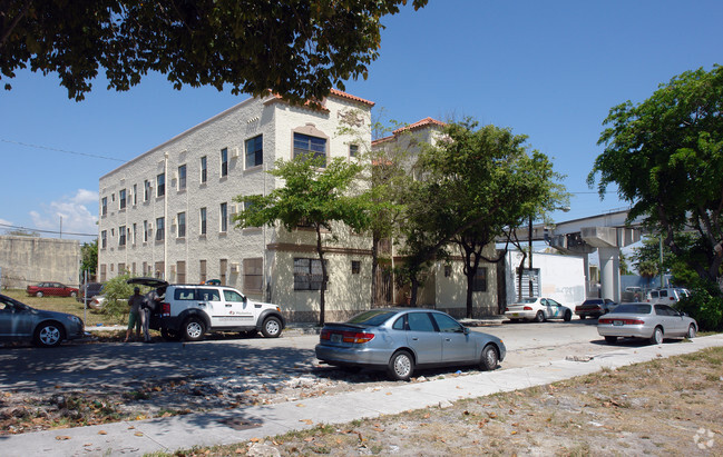 Primary Photo - New Miami Courts