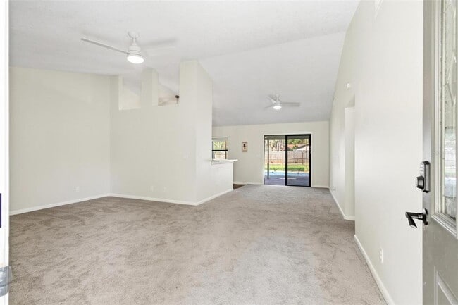 Building Photo - 8 Blakeport Ln