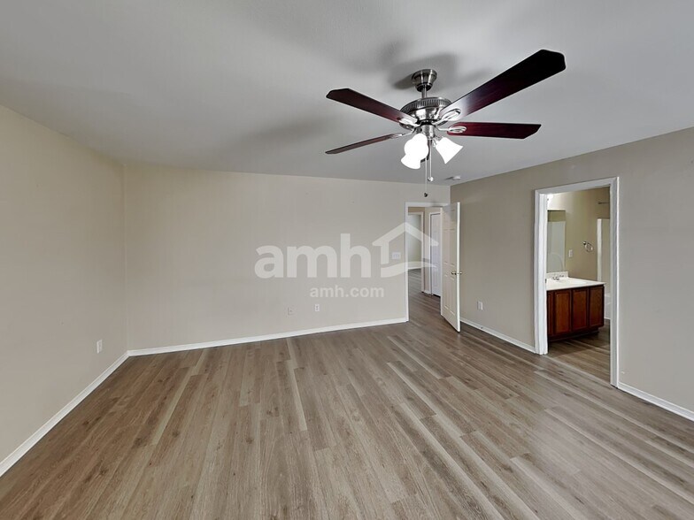 Building Photo - 5118 Valcourt Rd