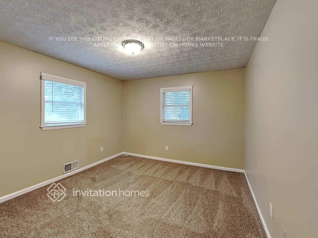 Building Photo - 258 Palms Ln SW