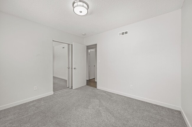 Building Photo - Private pool oasis!