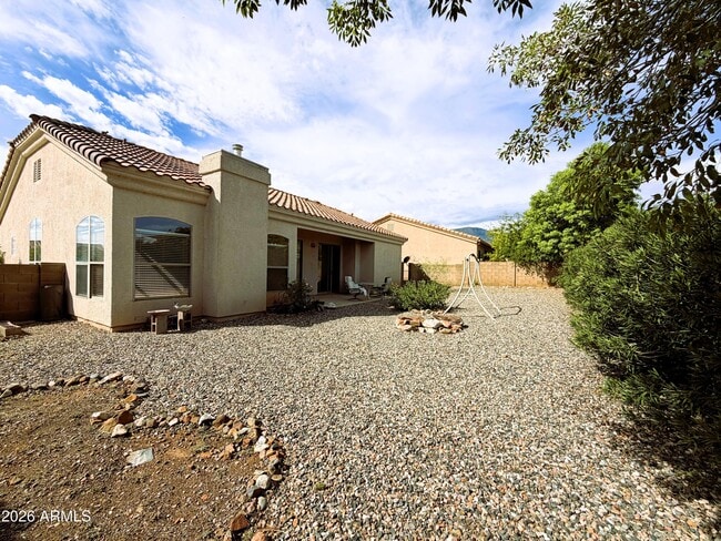 Building Photo - 1280 E Crestview Dr