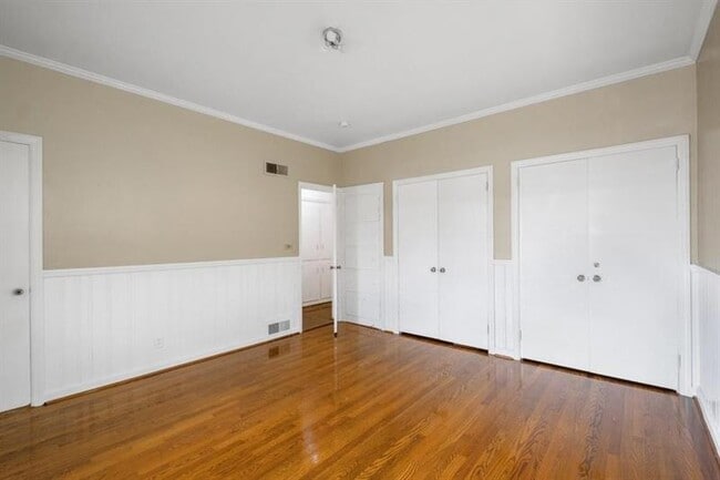 Building Photo - 757 Old Ivy Rd NE