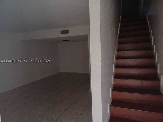 Building Photo - 7170 Fairway Dr