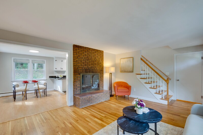 Building Photo - 215 Blue Hill Dr