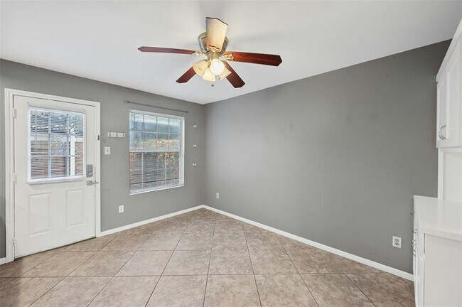 Building Photo - 1904 Goodrich Ave