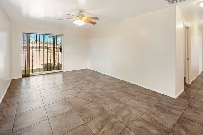 Building Photo - Spacious 3 Bed, 2 Bath Home Near UofA - Pe...