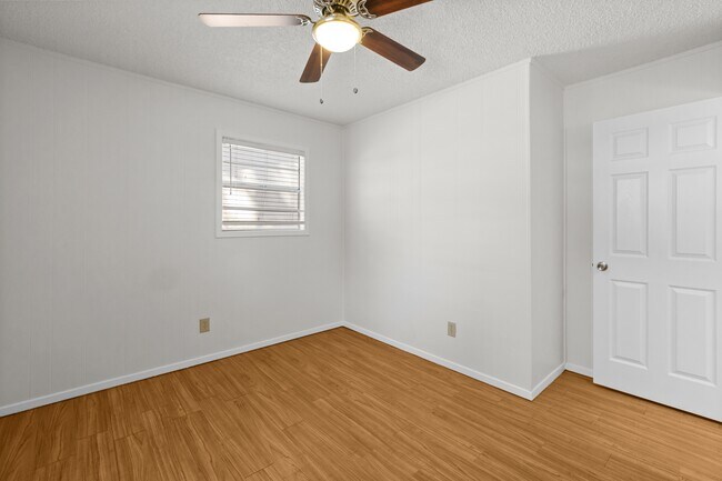 Building Photo - 106 Apache Hills Dr