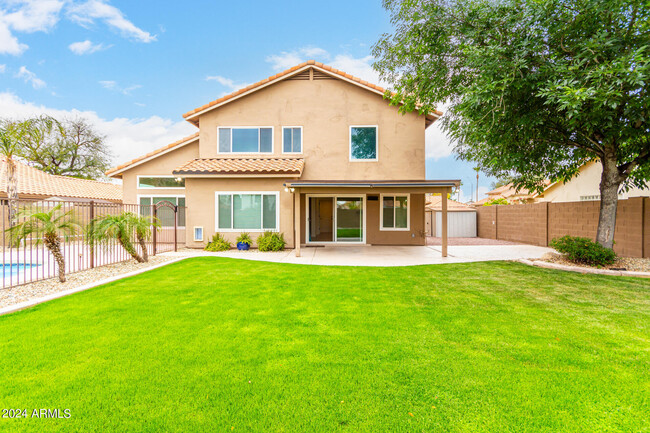Building Photo - 7217 W Crest Ln
