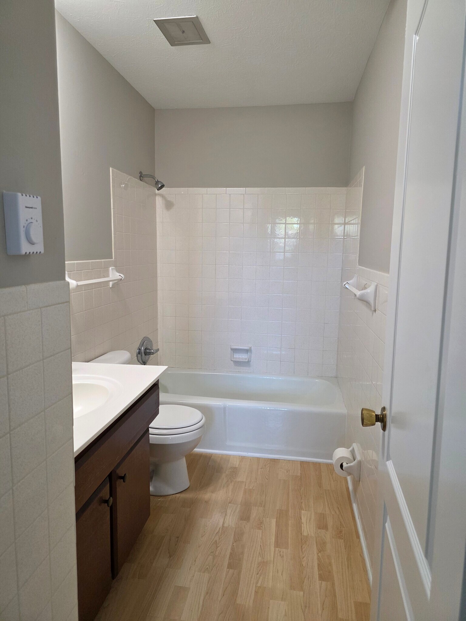Bathroom - 308 Laval Hts