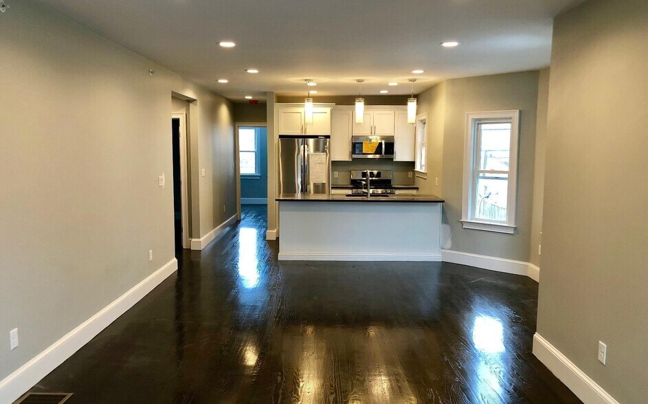 Building Photo - 95 Grant St