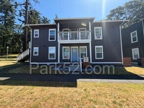 Building Photo - 1 Bed 1 Bath Tacoma Apartment - Small Pet Friendly
