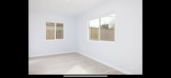 Building Photo - 341 S Gordon St