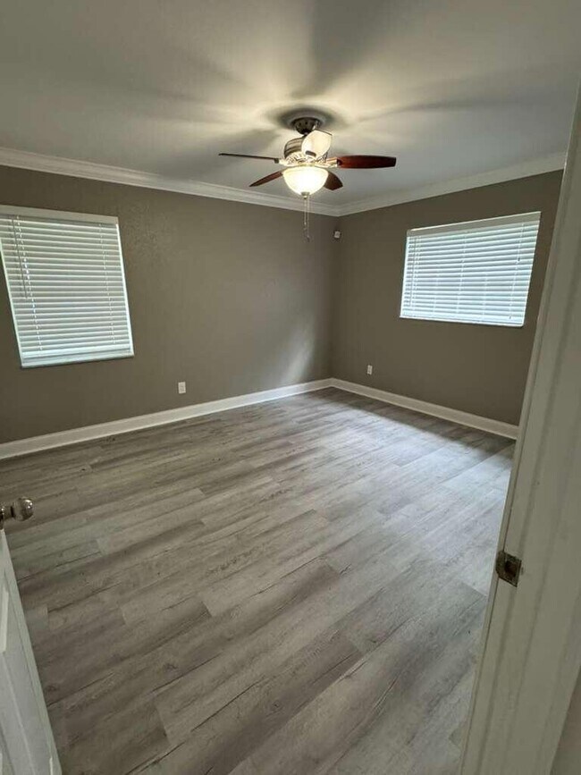 Building Photo - 7709 1st Terrace