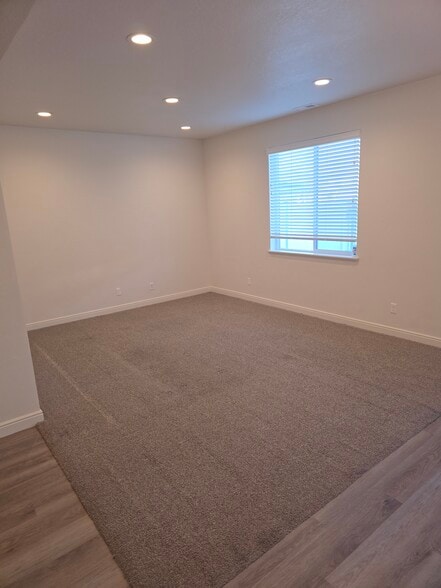 Building Photo - 250 W 1200 S