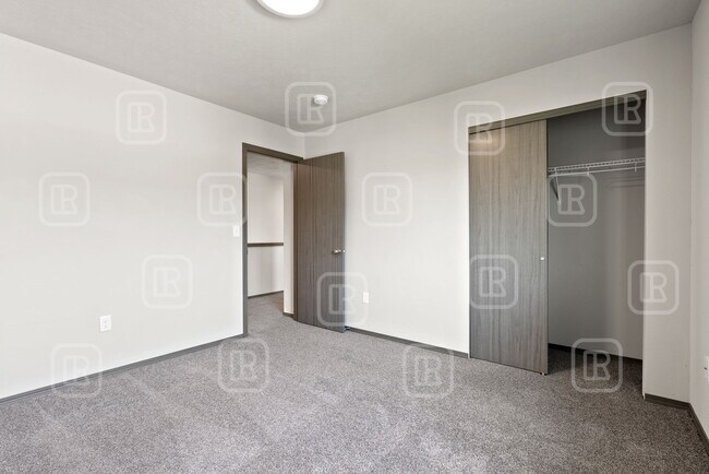 Building Photo - 14321 E 13th Ave