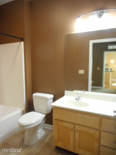 Building Photo - 215 Max Hampton St