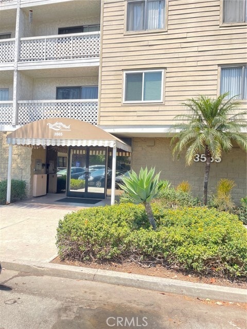 Primary Photo - 3565 Linden Ave