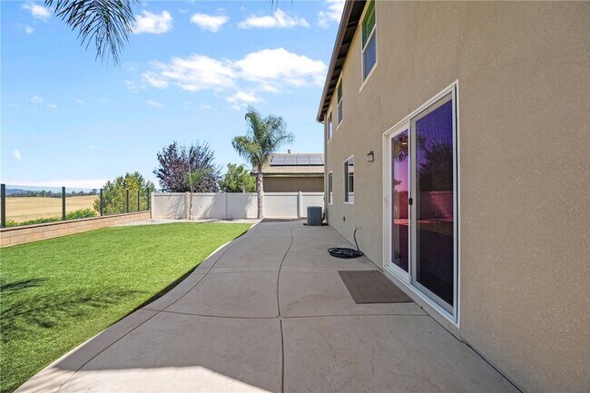 Building Photo - 37749 Fiesta Flower St