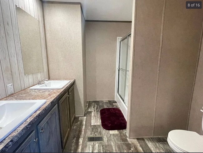 Building Photo - 2 bedroom /2 bathroom
