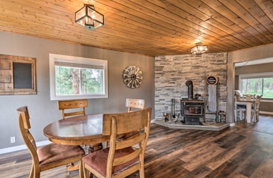 Building Photo - 255 Midnight Ln