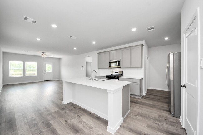 Building Photo - 135 Alset Dr