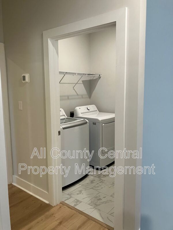 Building Photo - 132 Clift Farm Dr