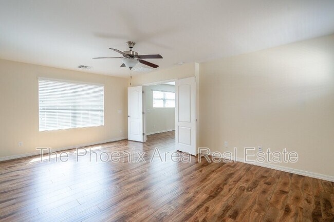 Building Photo - 1055 S Reber Ave