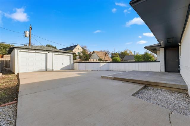 Building Photo - 6207 Royal Ln