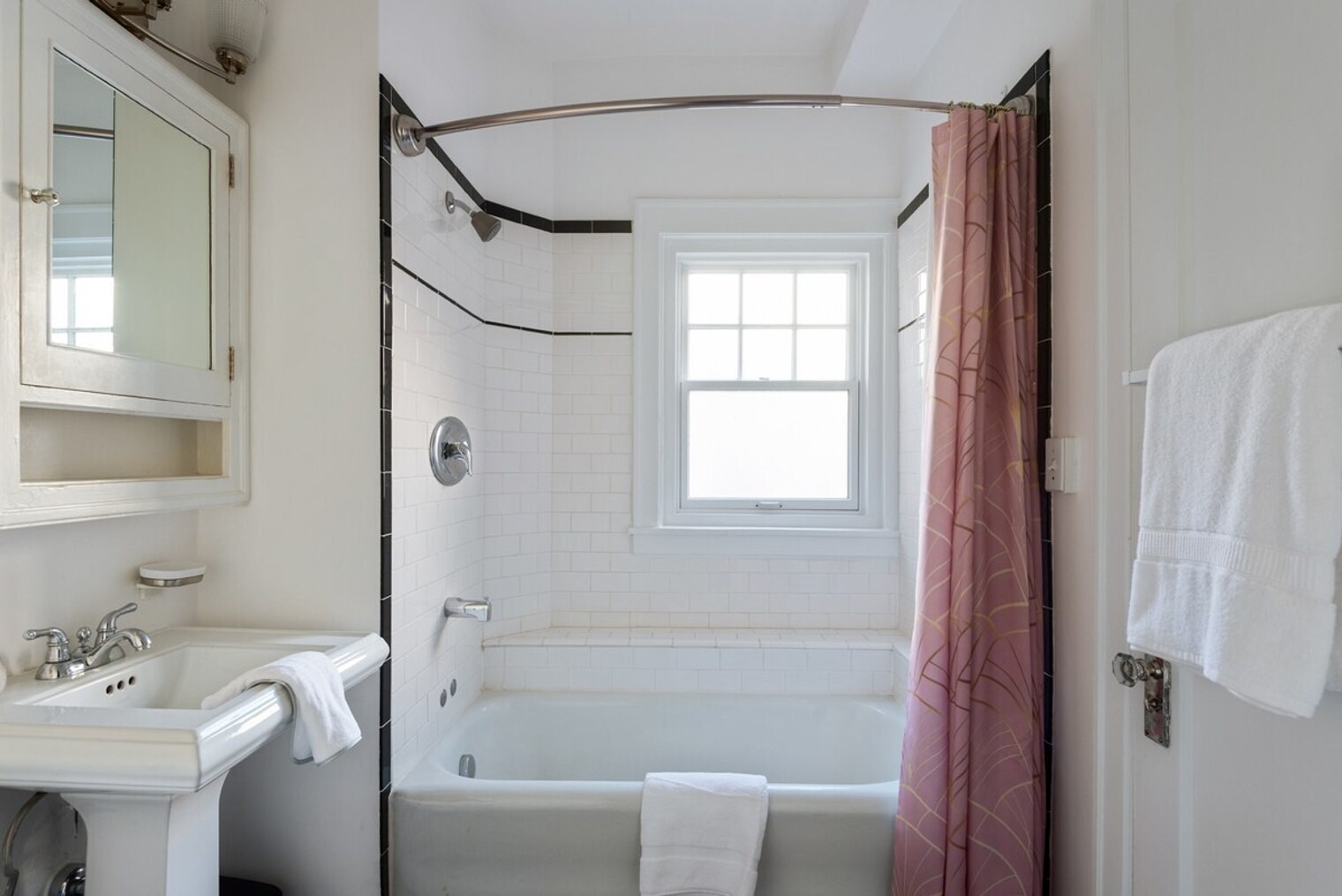 Building Photo - 2015 NW Flanders St