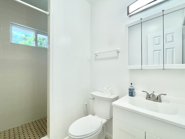 Building Photo - 6741 Hawaii Kai Dr