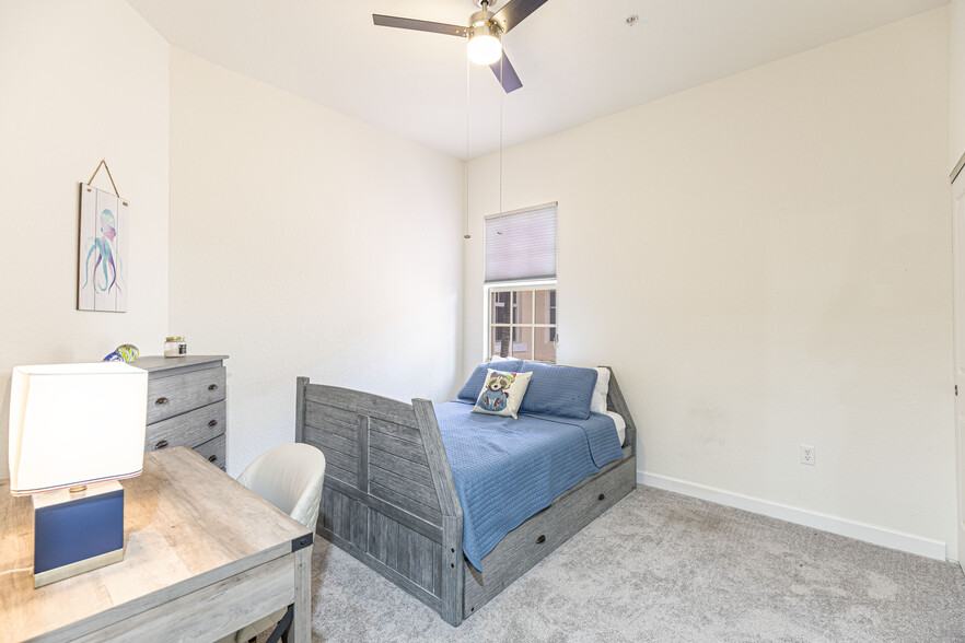 Building Photo - 8641 Piazza del Lago Cir