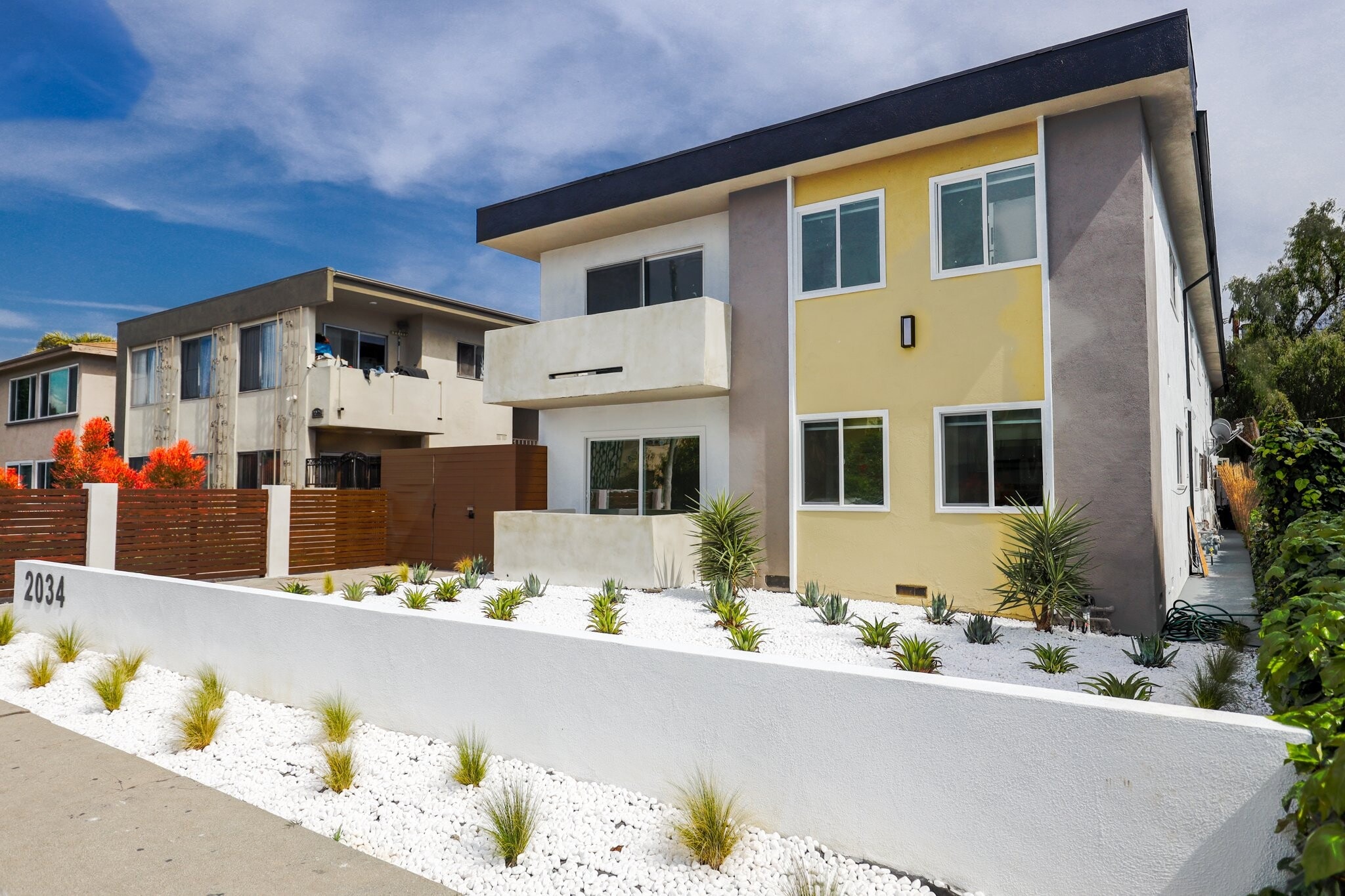 Building Photo - 2034 S Garth Ave