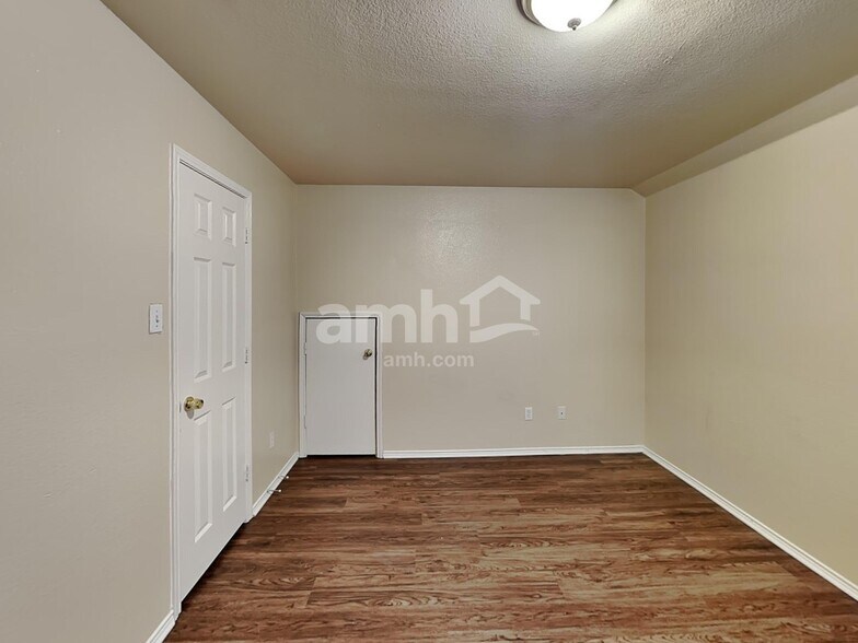 Building Photo - 1821 Cartman Rd