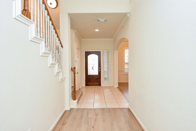Building Photo - 15119 Newfield Bridge Ln
