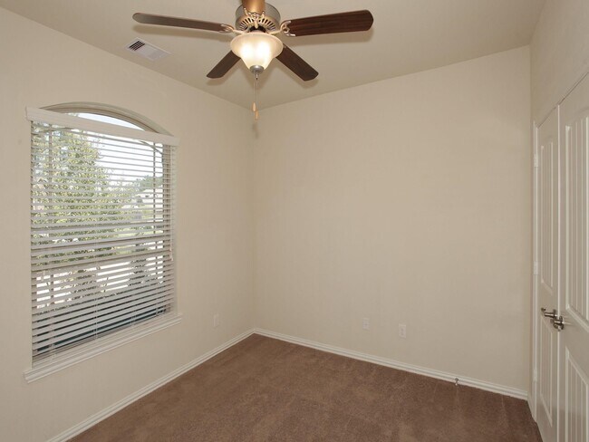 Building Photo - 15 Sawbridge Cir