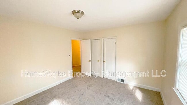 Building Photo - 4012 Clarks Ln