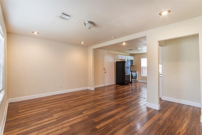 Building Photo - 10601 Murr Way