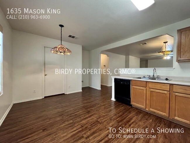 Building Photo - 1635 Mason King