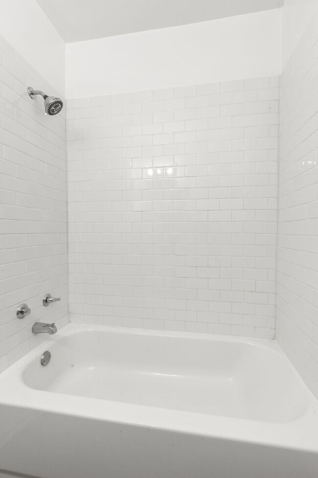 Building Photo - Home For Rent in St Pete!