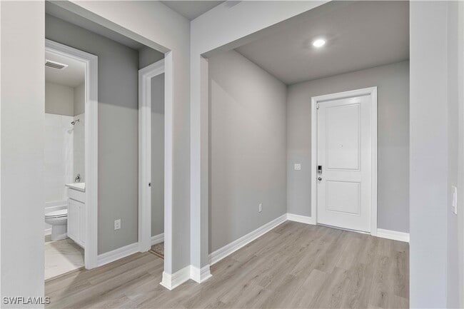 Building Photo - 16420 Seven Lks Ave