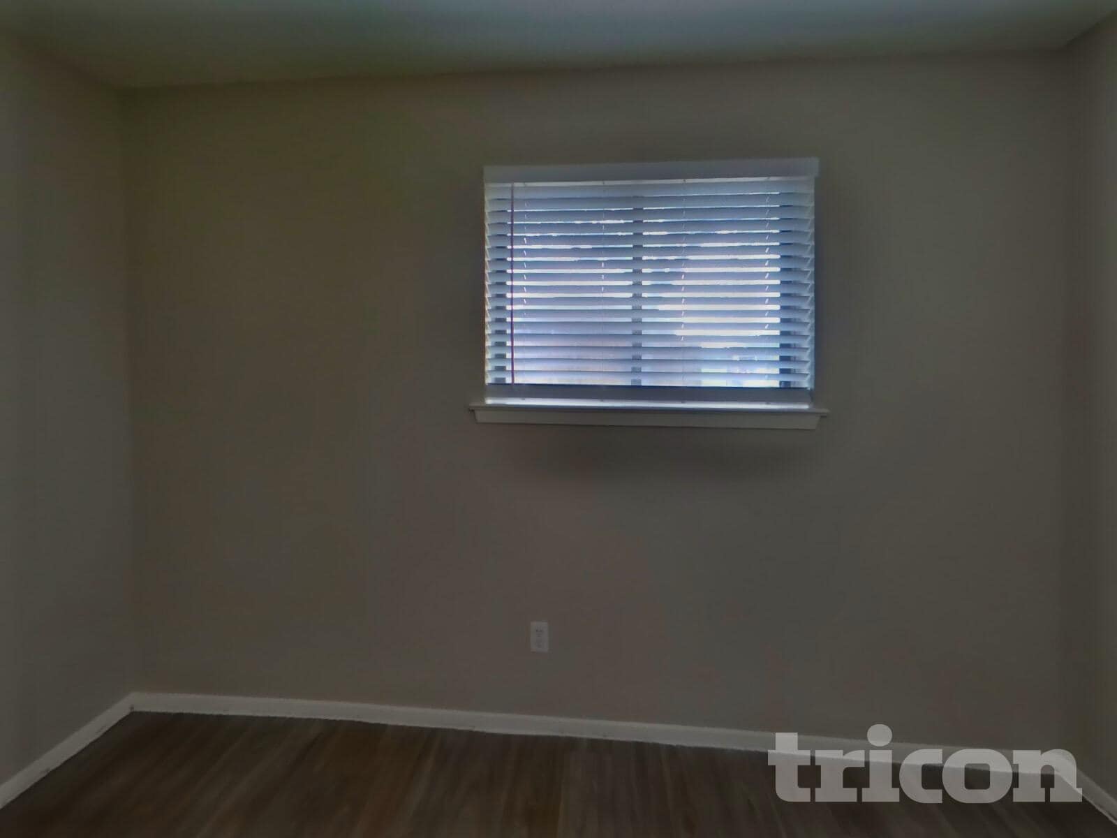 Building Photo - 1721 Oak Tree Dr