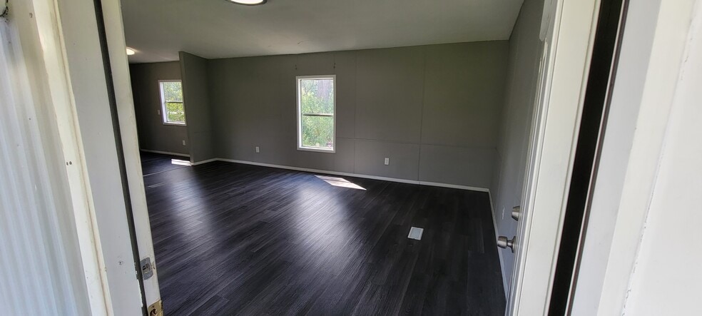 Living Room - 23047 Cactus Rd