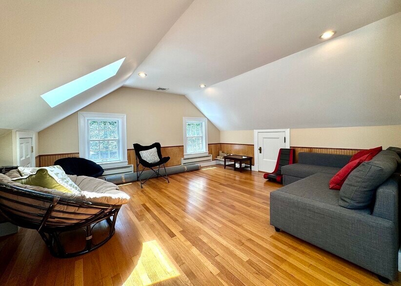 Building Photo - 27 Gammons Rd