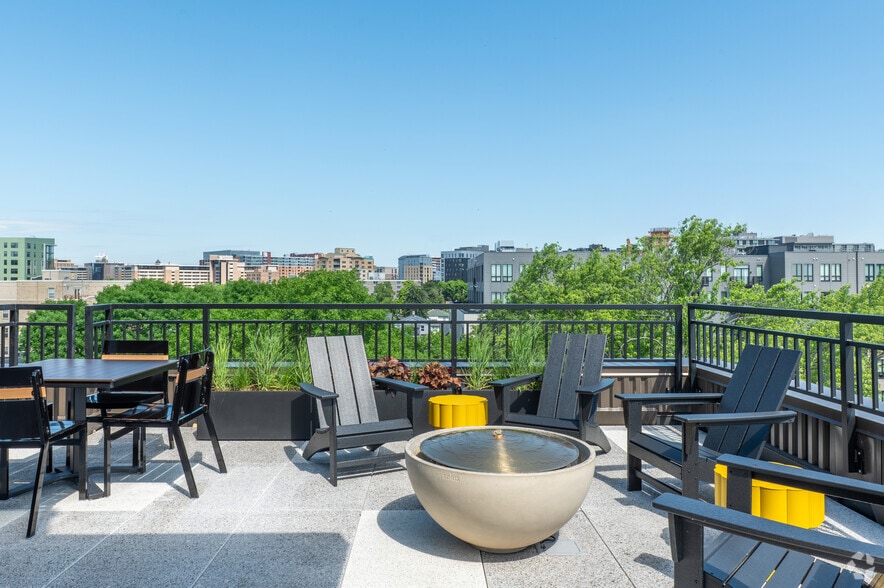 Roof Terrace - Virtue