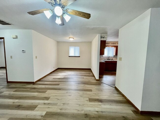 Building Photo - 2146 E Bennett St