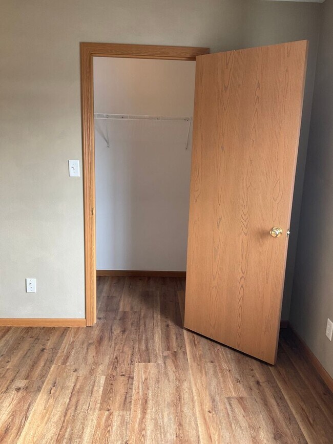 Building Photo - 139 Northtowne St