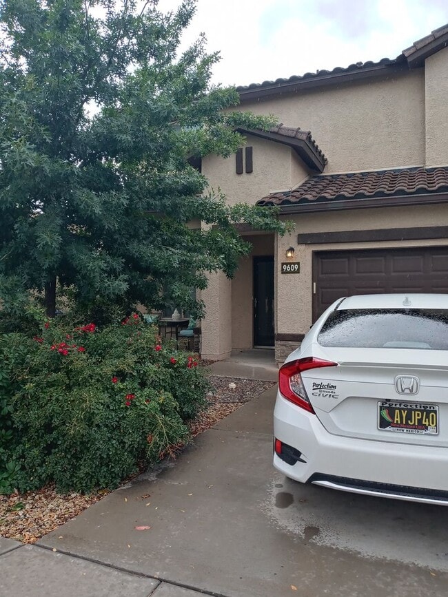 Building Photo - FOUR BEDROOMS!