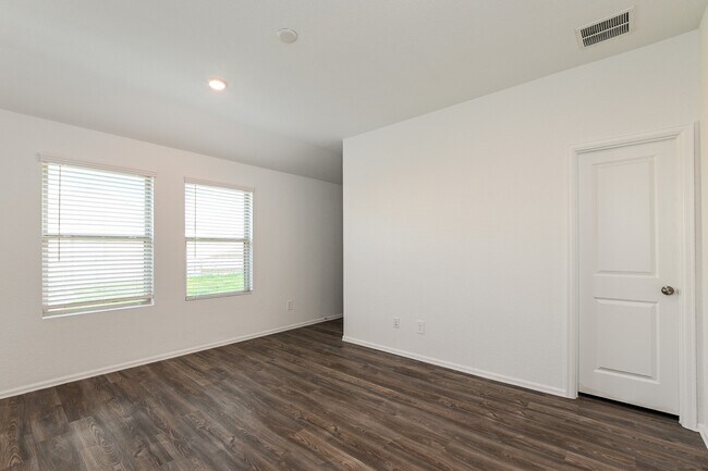 Building Photo - 18446 Summit Ranch Dr